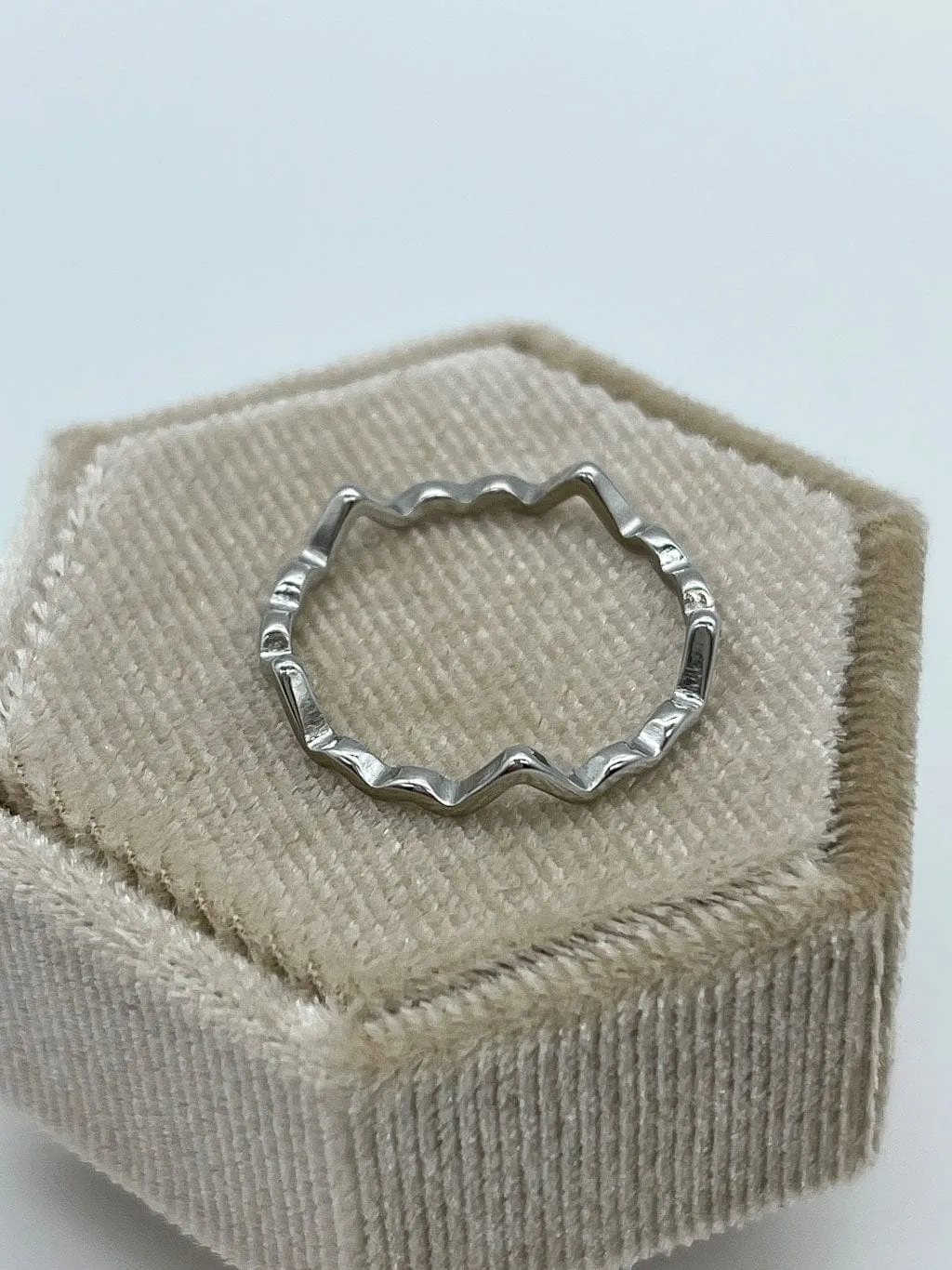 Mea Nani Milano asymmetrisk ring sølv vanntett 16