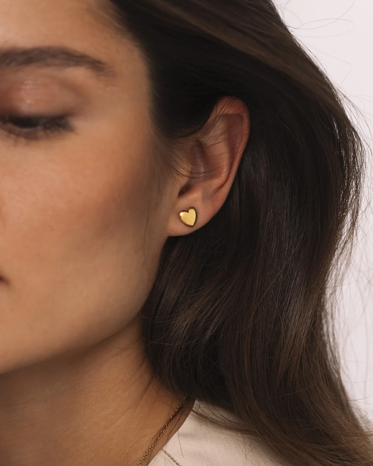Mockberg Love Medium Studs øredobber gull hjerte