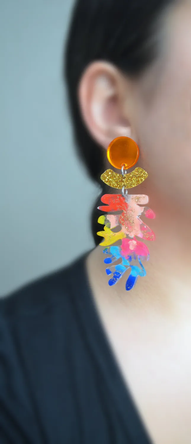 BooandBooFactory Rainbow Seaweed Leaf øredobber regnbue glitter