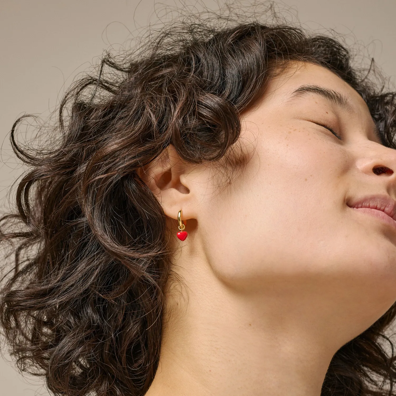 Enamel Amore Red Elegant gavesett hoops+armbånd