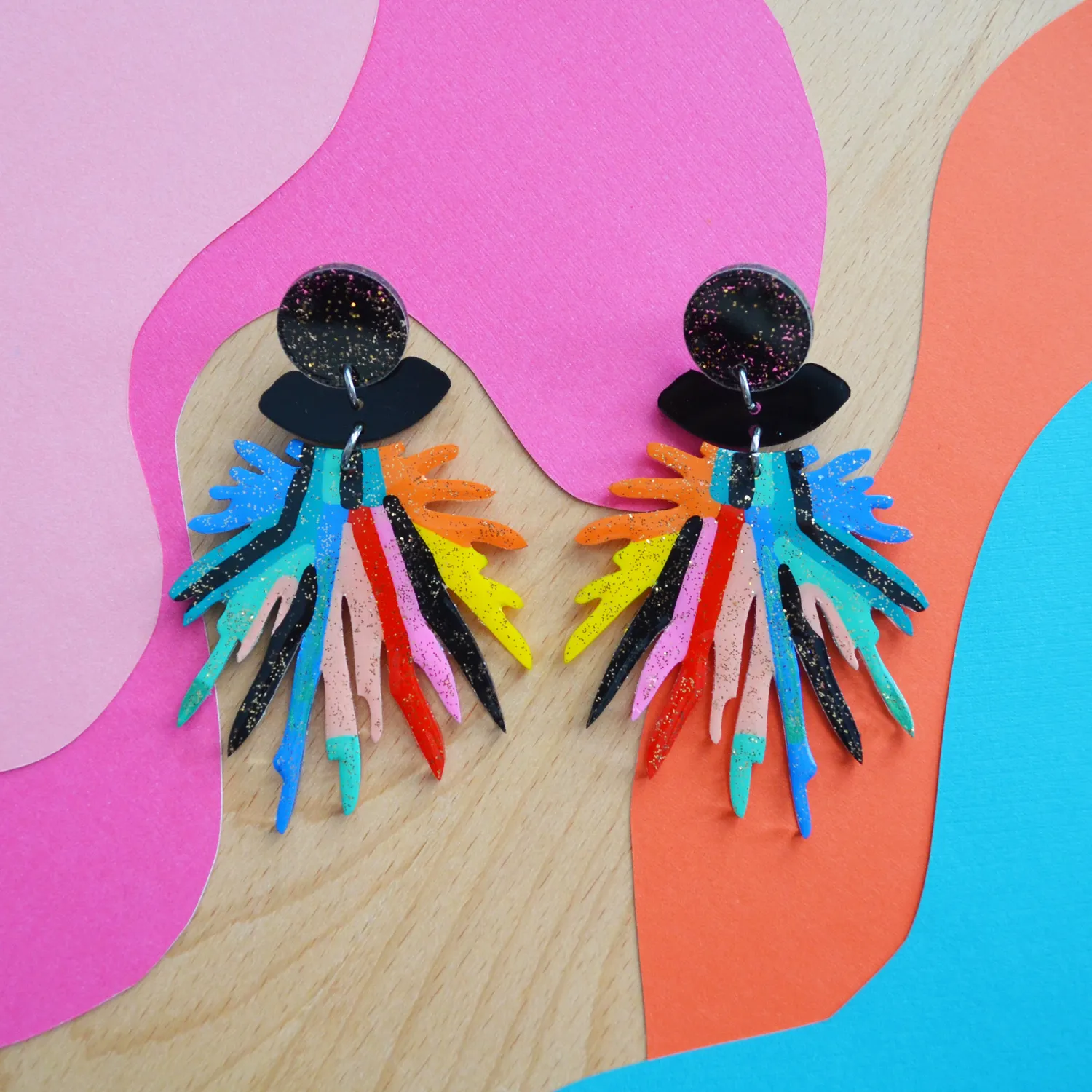 BooandBooFactory Rainbow Pom Pom øredobber svart
