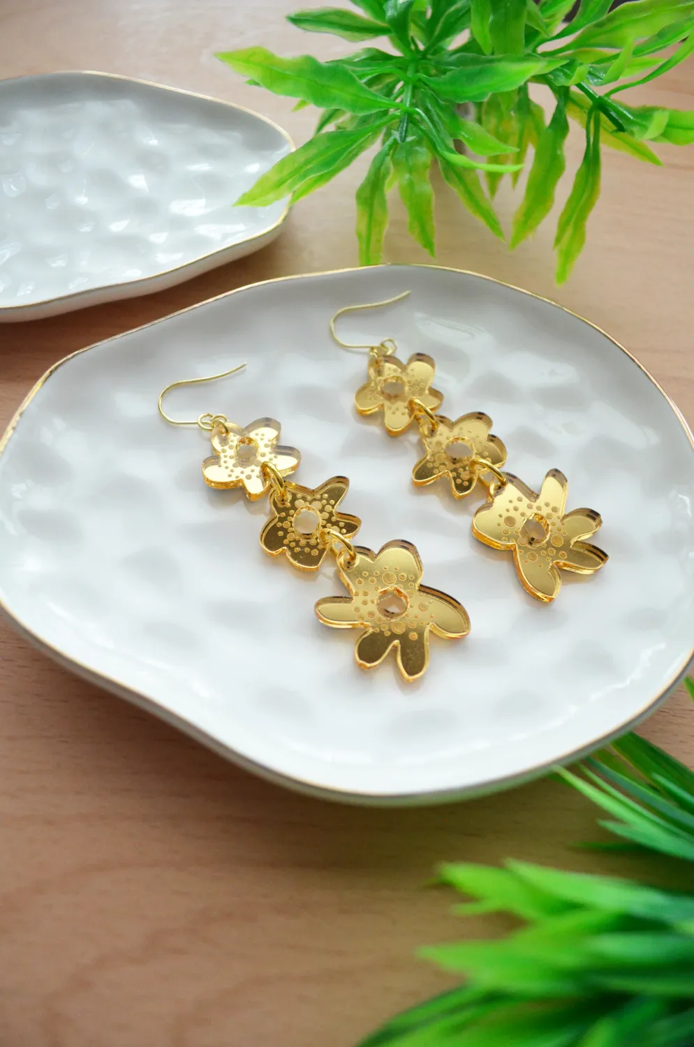 BooandBooFactory Layered Gold Flower øredobber gull 64 mm