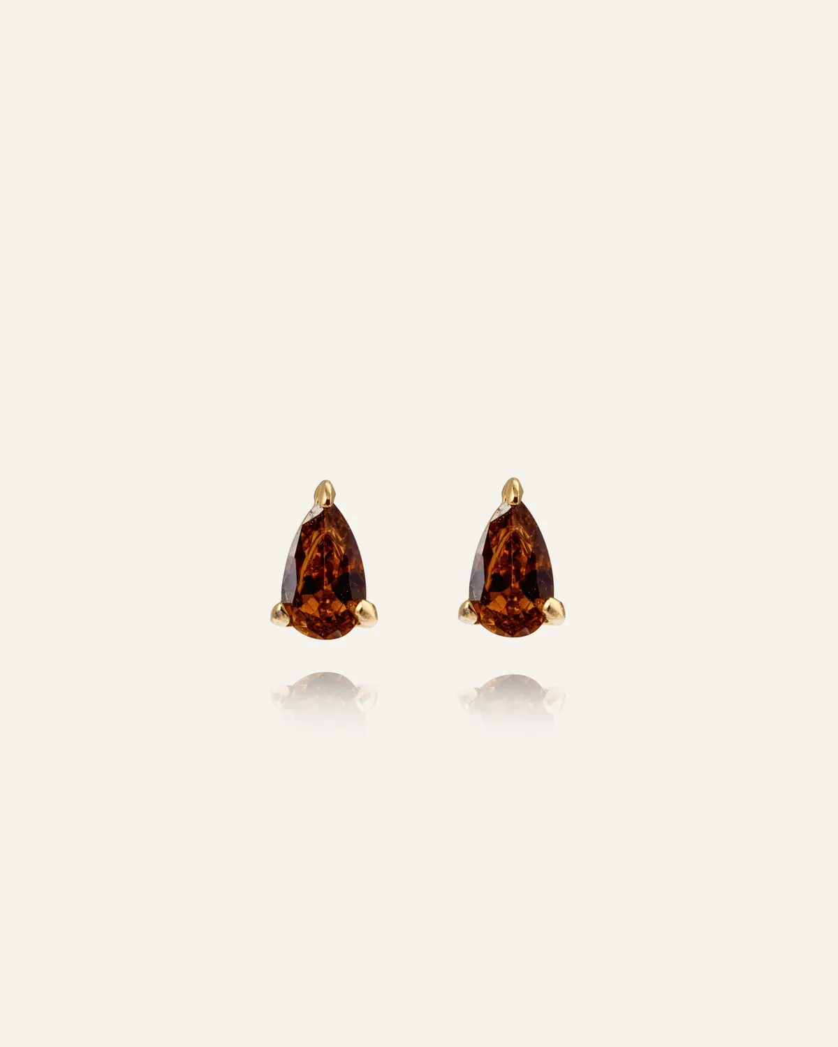 Mockberg Belle Coffee Small Studs øredobber gull zirkonia