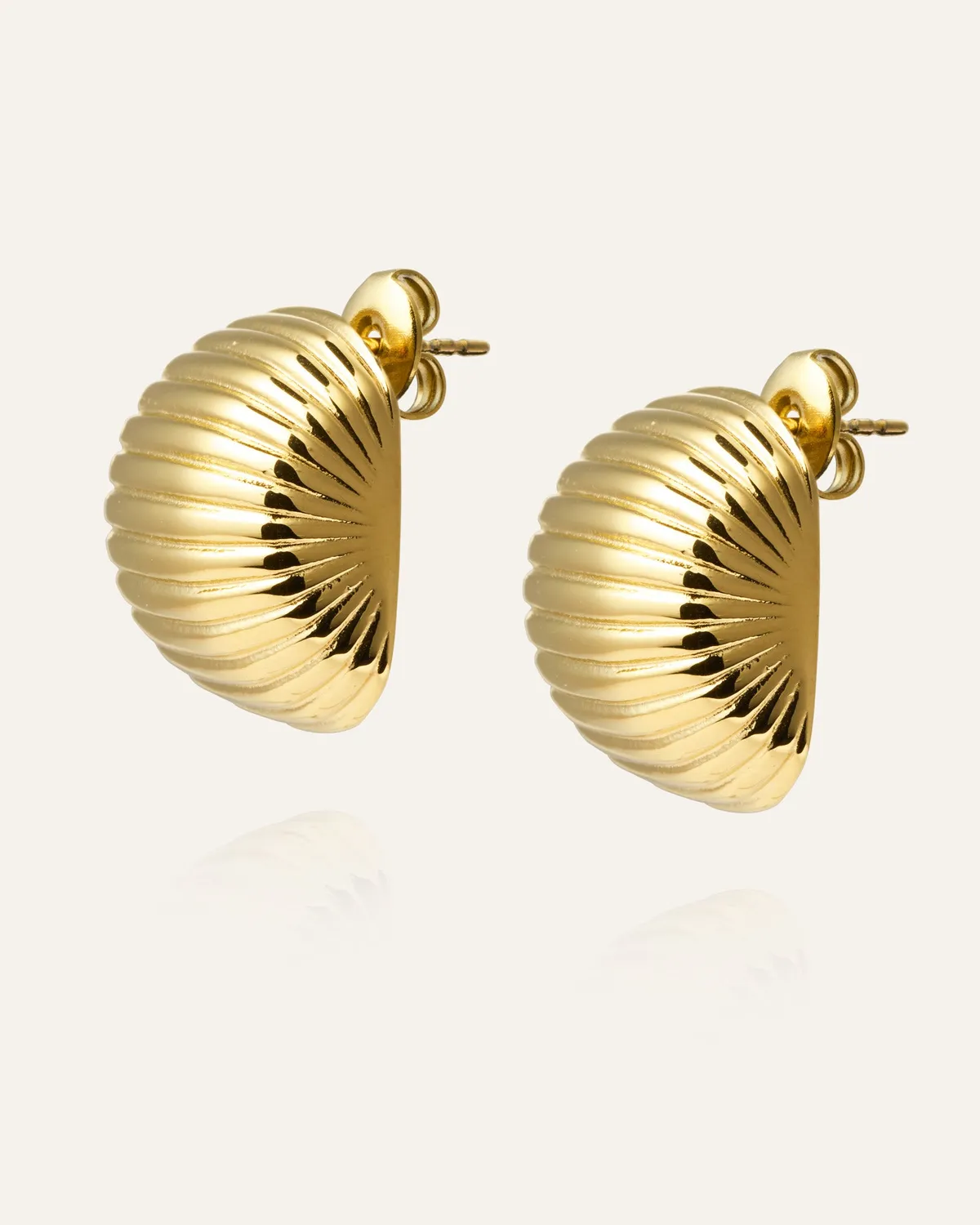 Mockberg Retro Ribbed øredobber gull 22 mm forgylt