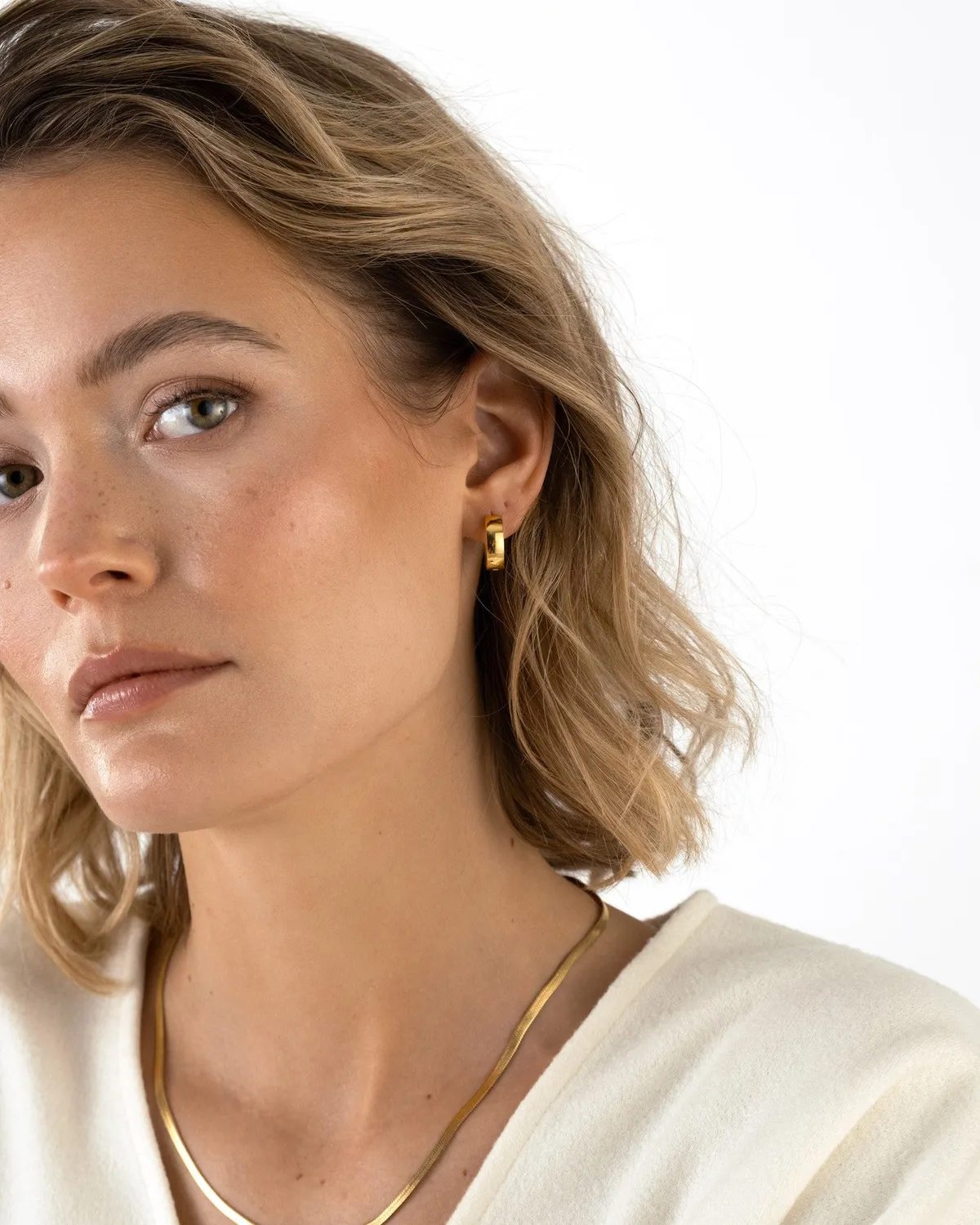 Mockberg Chunky Hoops Medium øredobber gull 16 mm