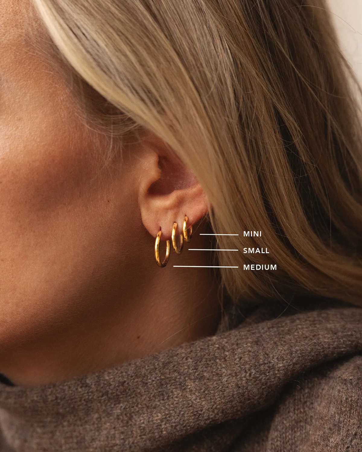 Mockberg Slim Small Hoops øredobber gull 13 mm