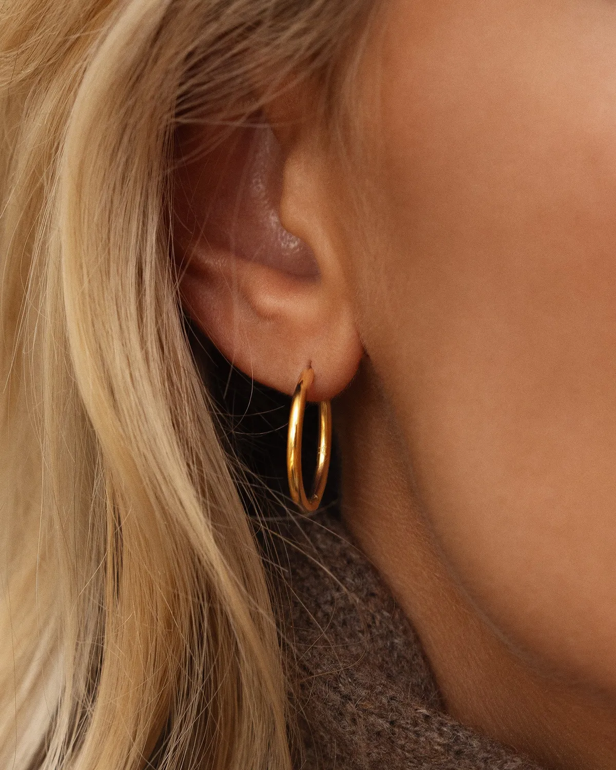 Mockberg Slim Large Hoops øredobber gull 20 mm