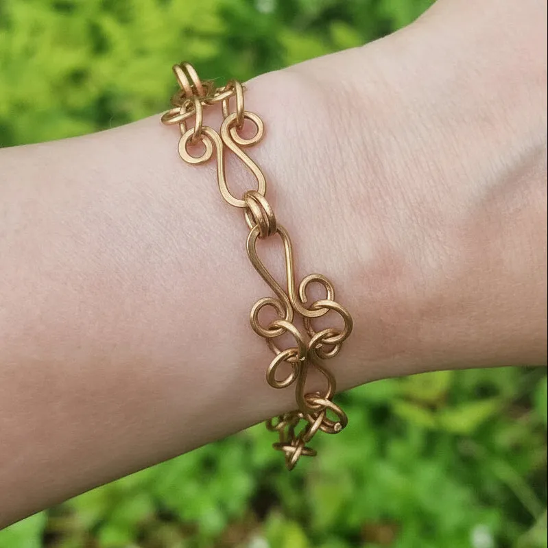Kunstnerbonden Freya armbånd i bronse hamret