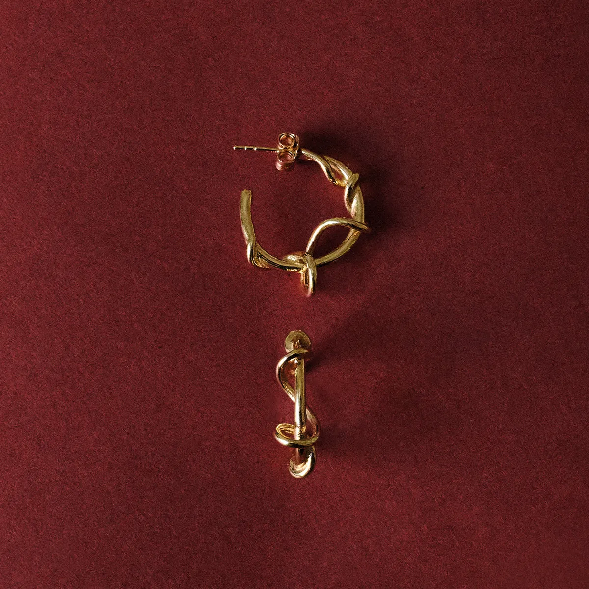 Enamel Capella hoops gull 25x22 mm