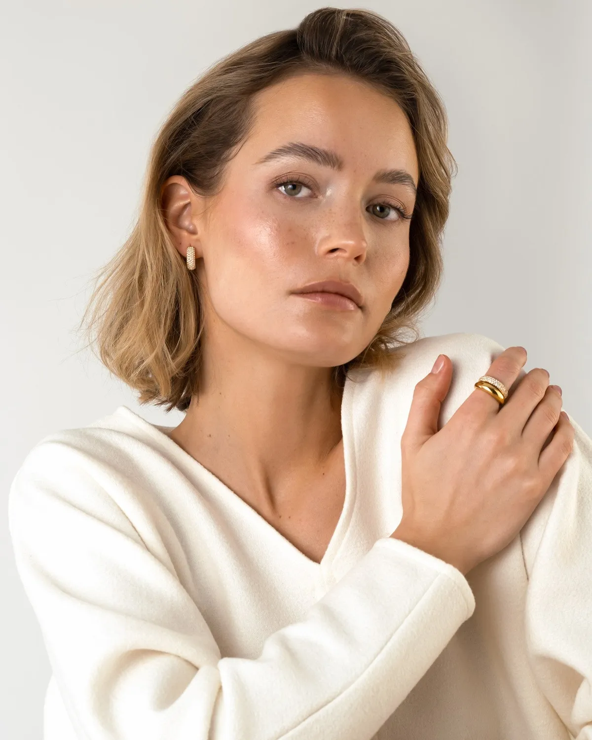 Mockberg Amour Hoops Medium øredobber gull 16 mm