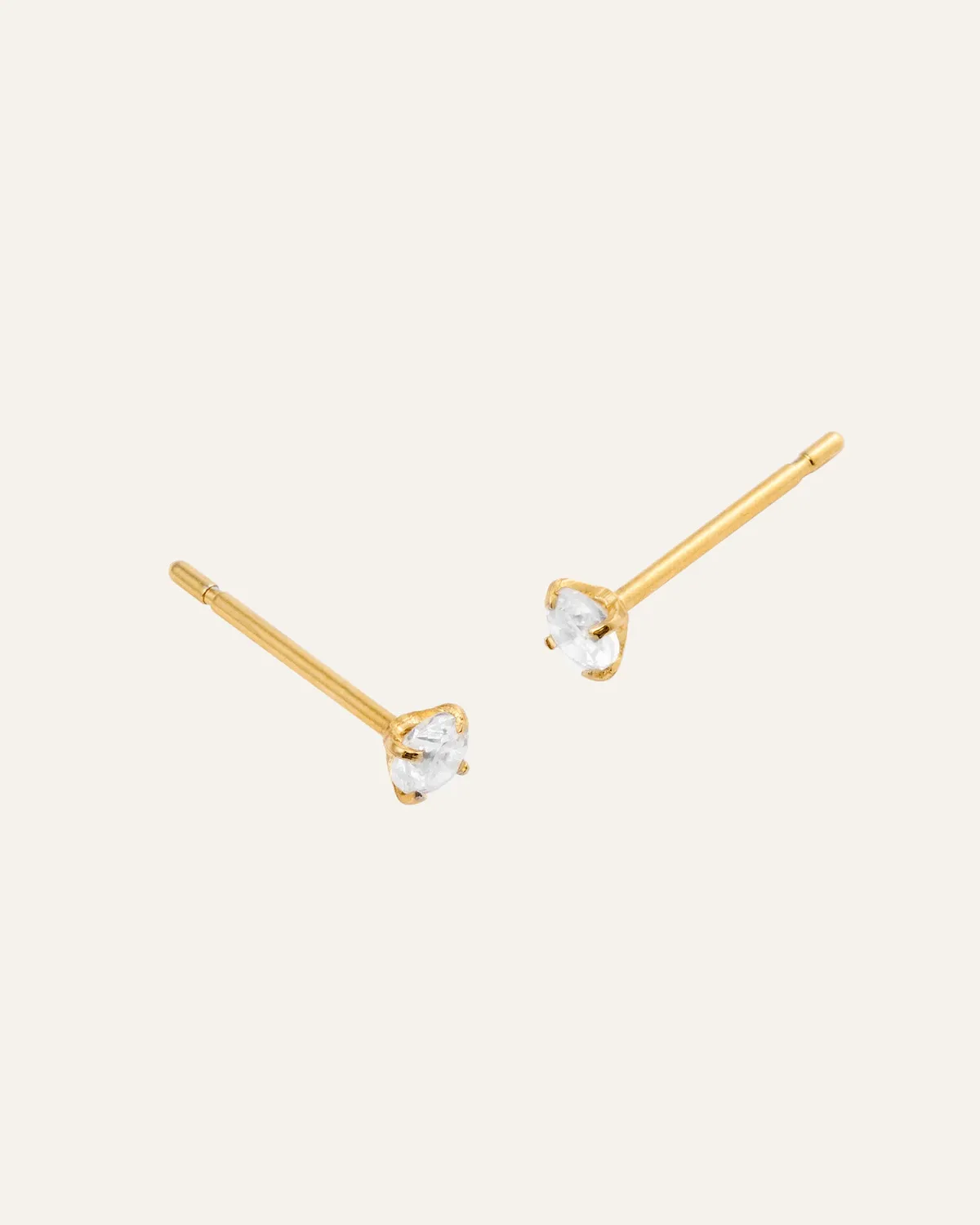 Mockberg Jolie White Small studs gull 3 mm