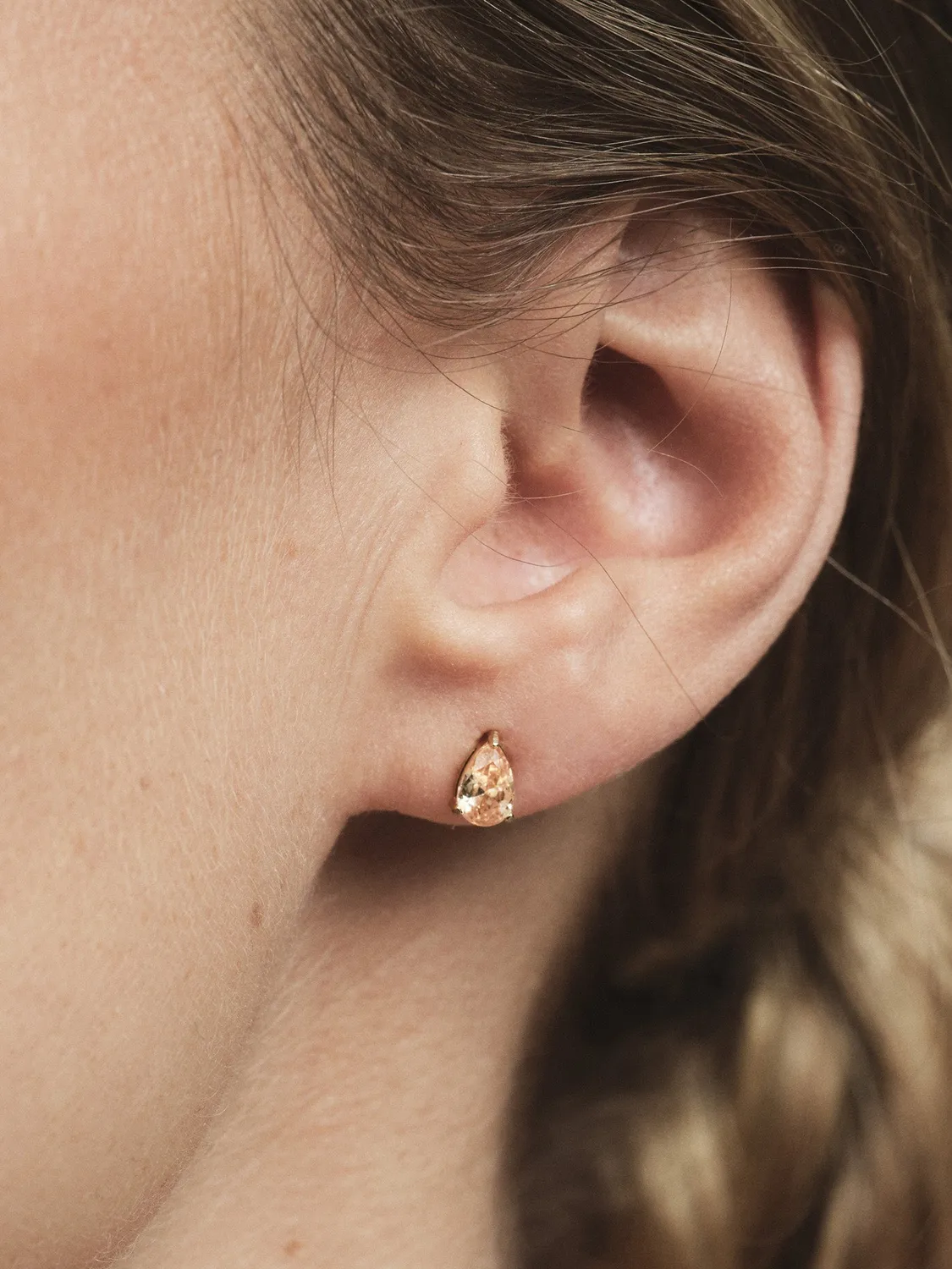 Mockberg Belle Champagne øredobber small 5x3 mm