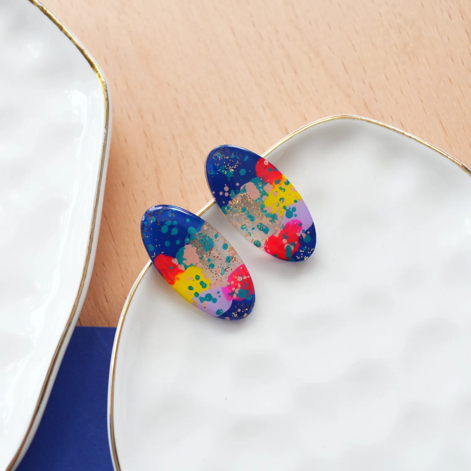 BooandBooFactory Blue Gold Glitter ovale stud øredobber akryl