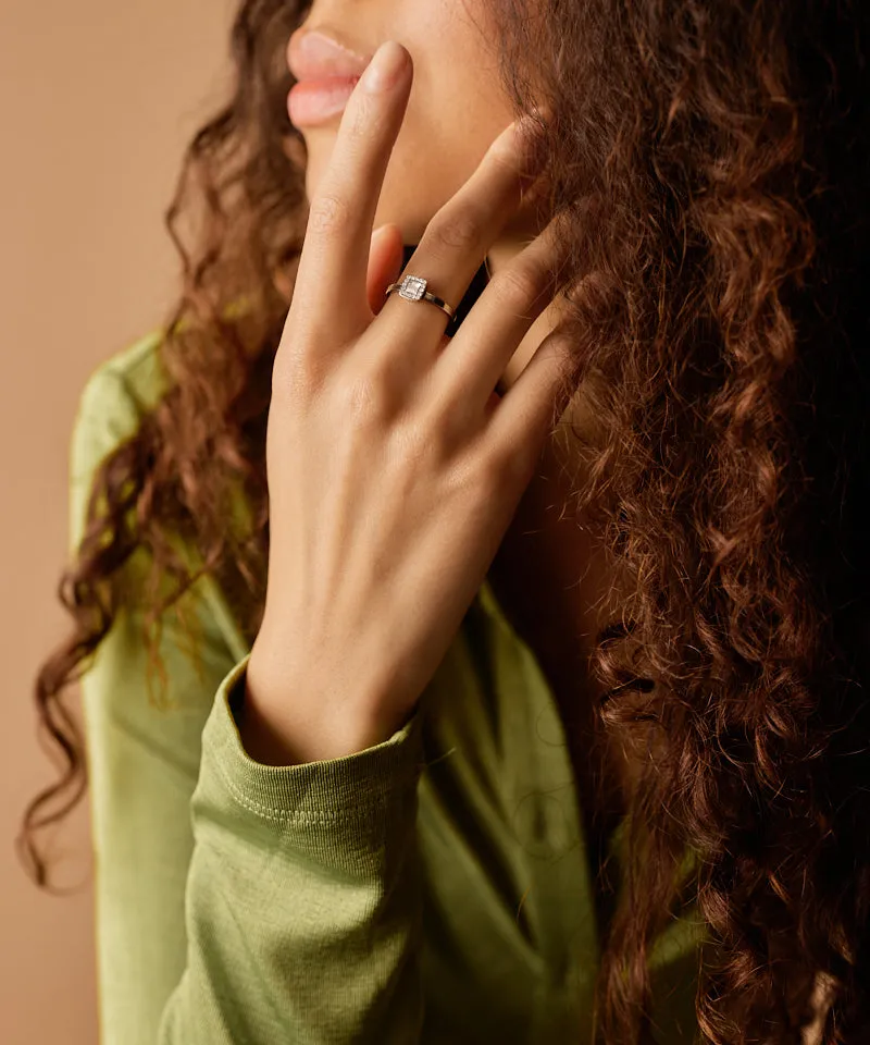 Blomdahl Brilliance Cushion ring crystal titan