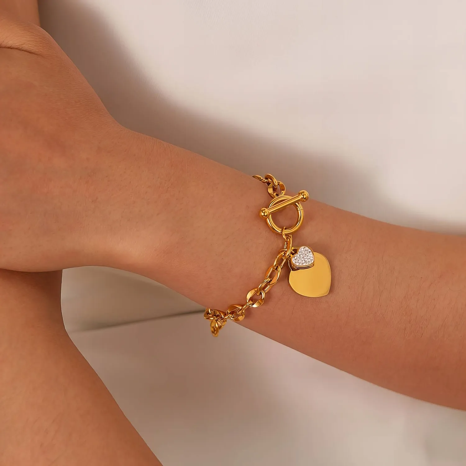 Mea Nani She’s Glowing armbånd hjerte 18K