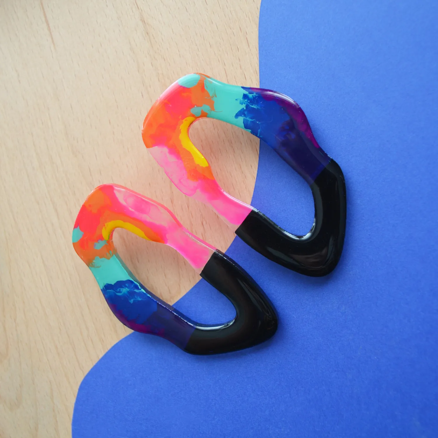 BooandBooFactory Rainbow Hoop Stud øredobber store fargerike