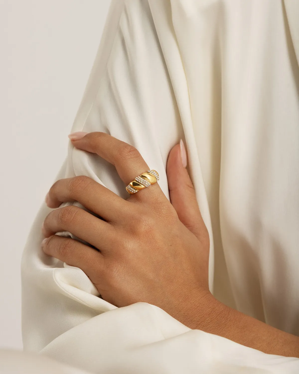 Mockberg Noela Ring gull tvunnet Preciosa