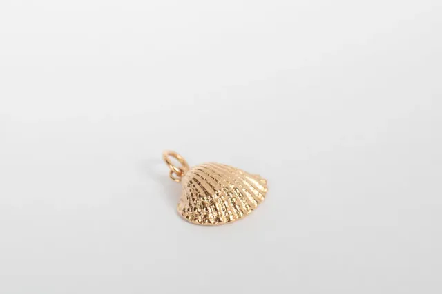 Eremis Coquillage charm gullbelagt skjell