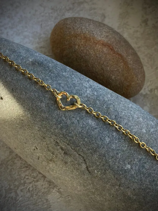 Sivia Smykkedesign Åpent hjerte armbånd lite forgylt 15-19cm
