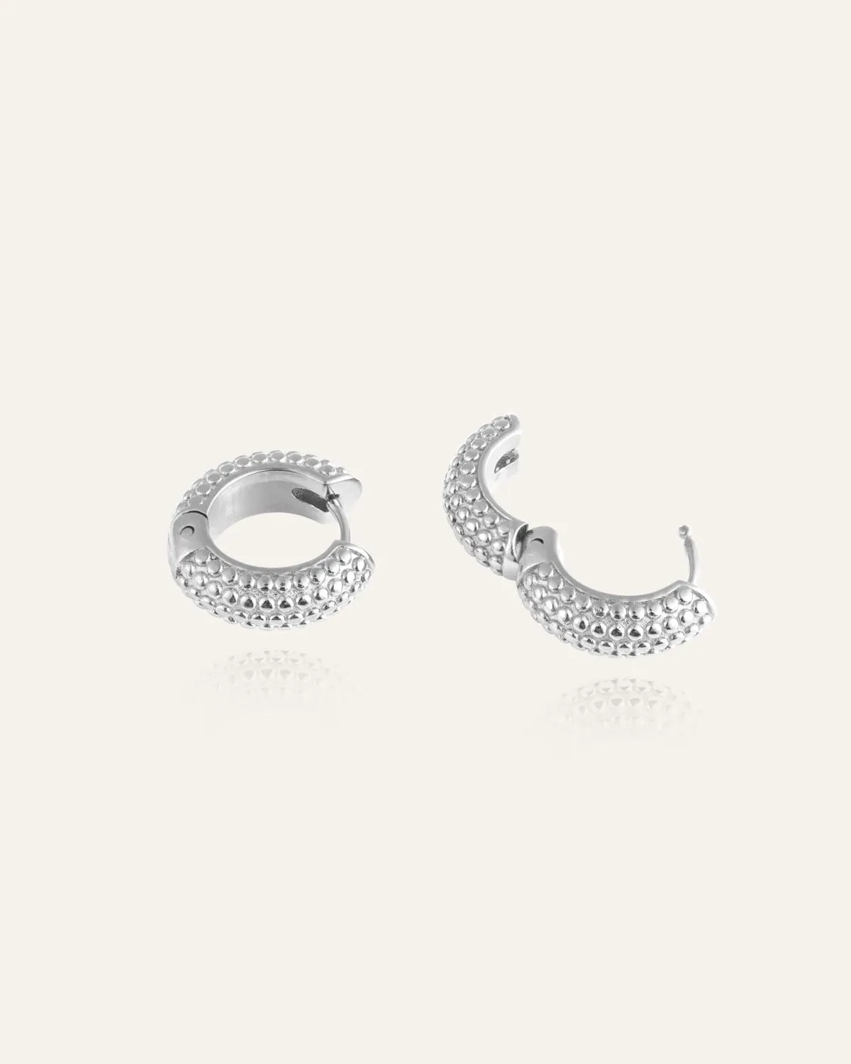 Mockberg Beaded Hoops Medium øredobber sølv 16 mm