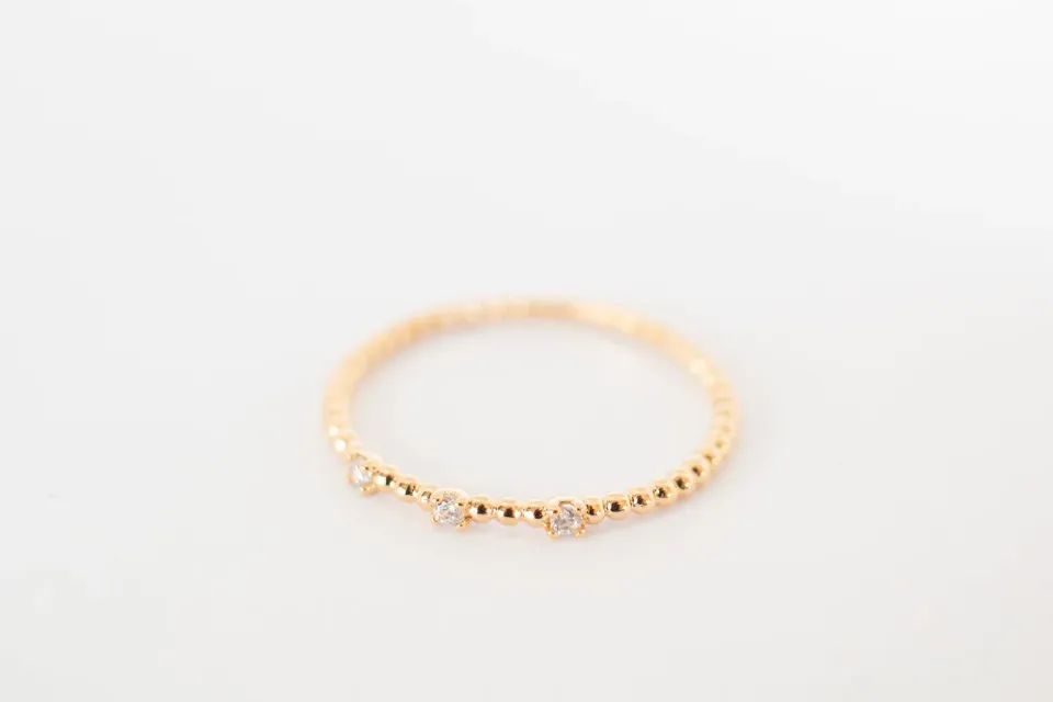 Eremis Carine ring 18k gull zirkonia