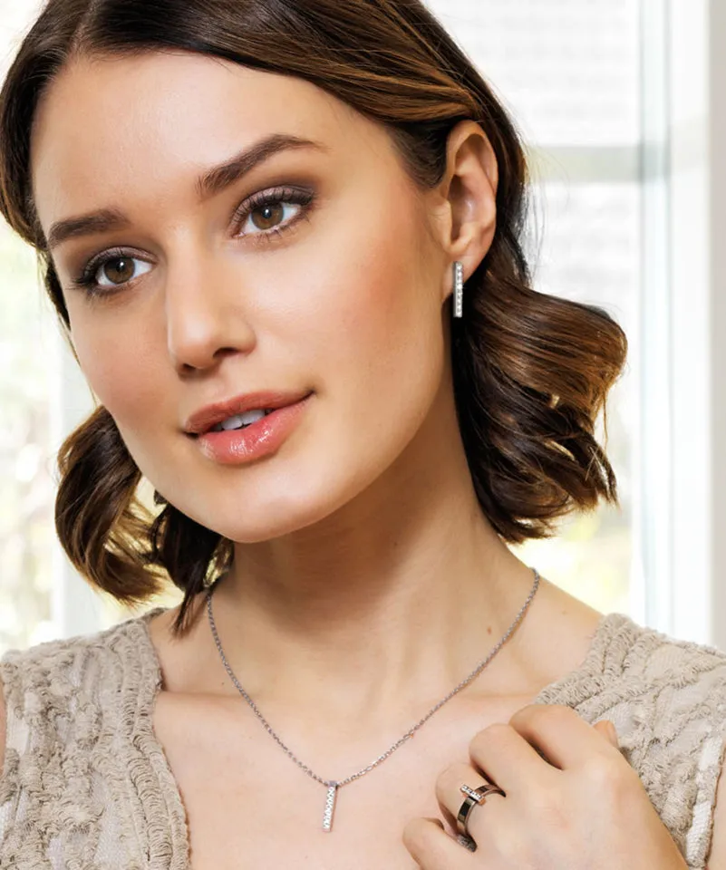Blomdahl Brilliance Straight halskjede crystal sølv