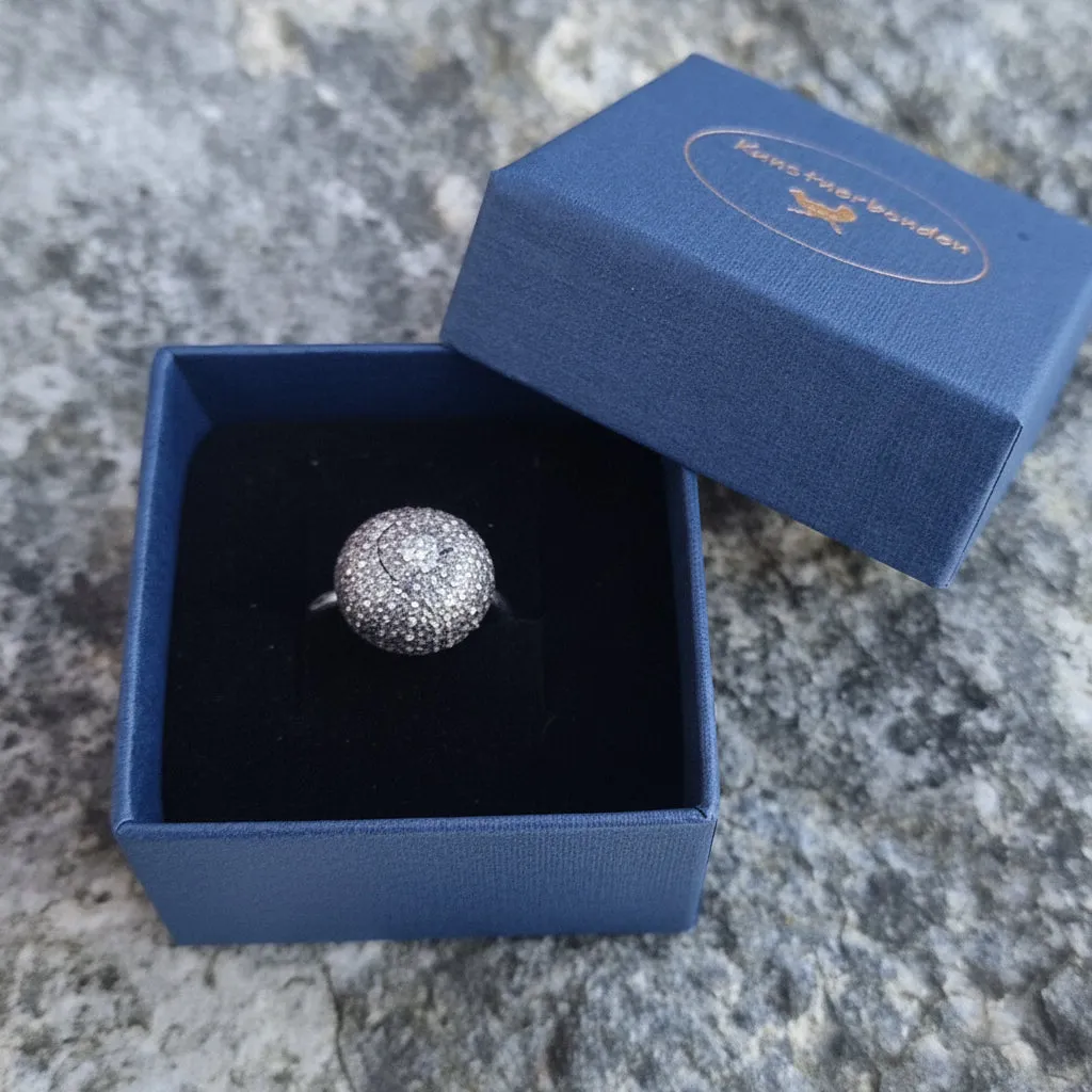 Kunstnerbonden Kråkebolle ring sølv resirkulert