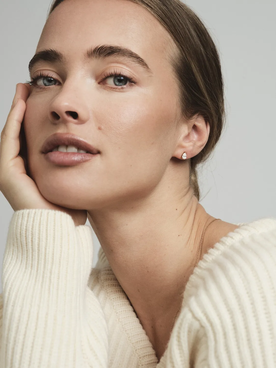 Mockberg Belle White Medium Studs øredobber gull