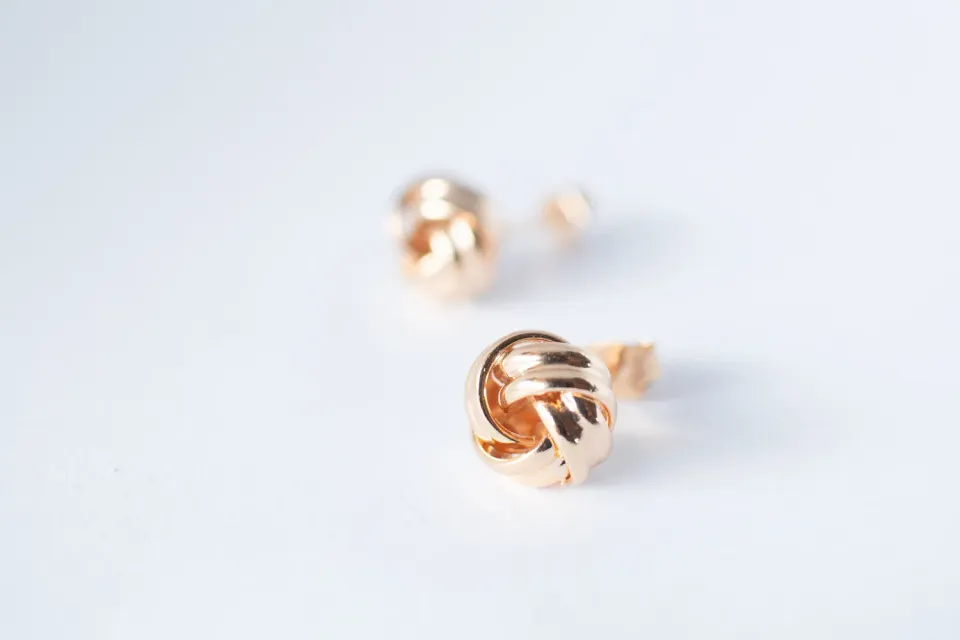 Eremis Alicia øredobber 10 mm gullbelagt