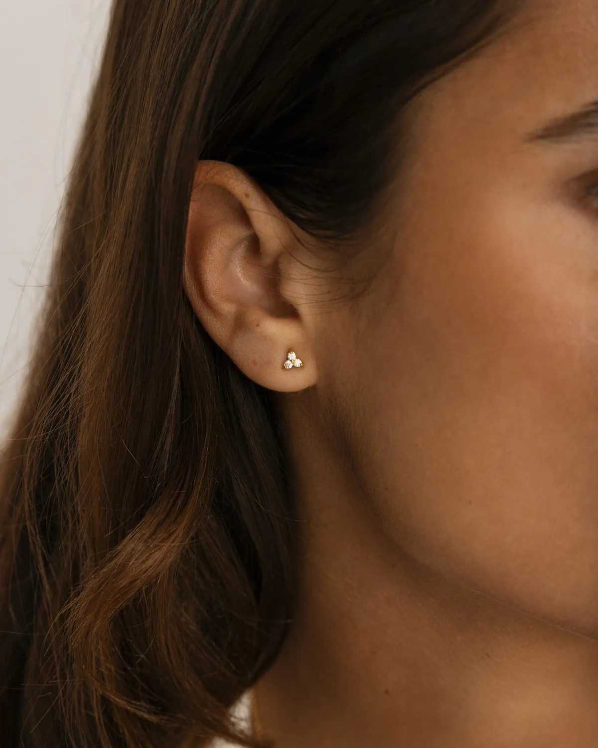 Mockberg Noor studs øredobber gull zirkonia