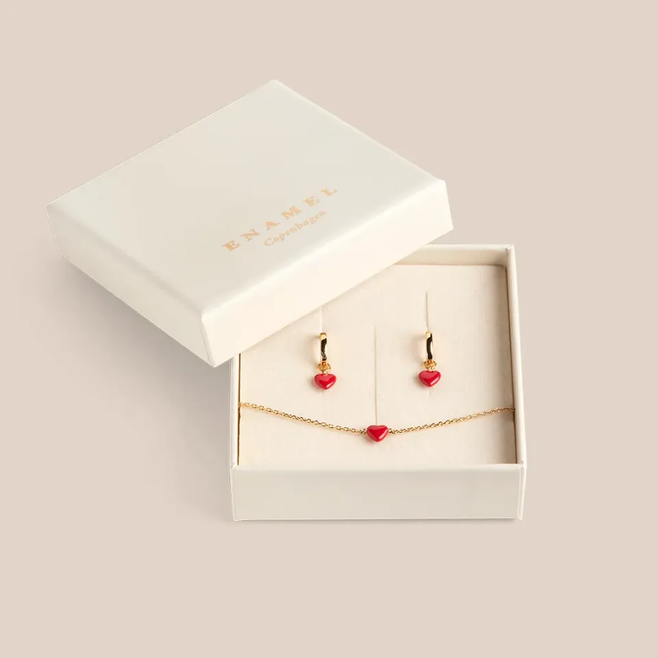 Enamel Amore Red Elegant gavesett hoops+armbånd