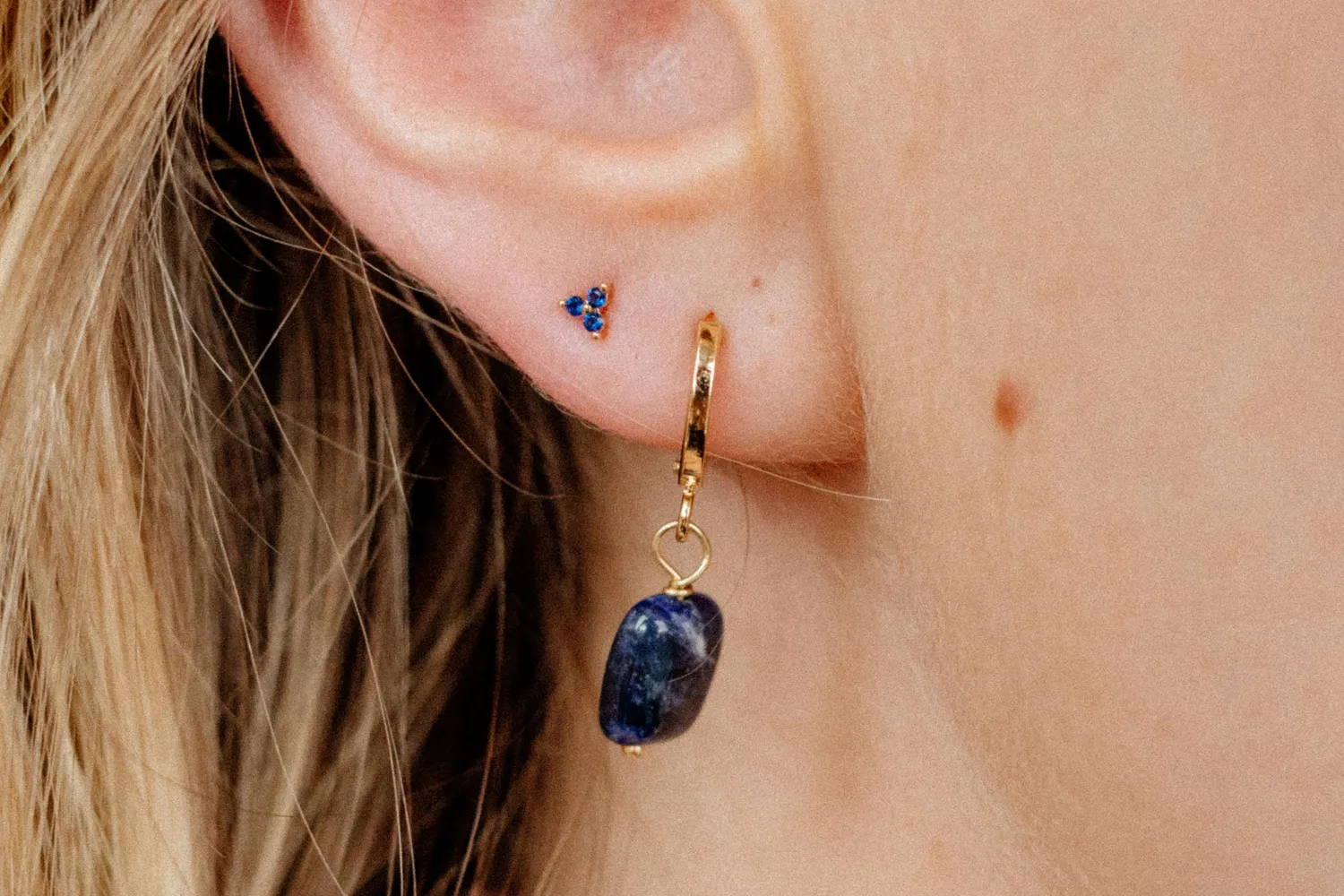 Eremis Charm anheng lapis lazuli 18k gull