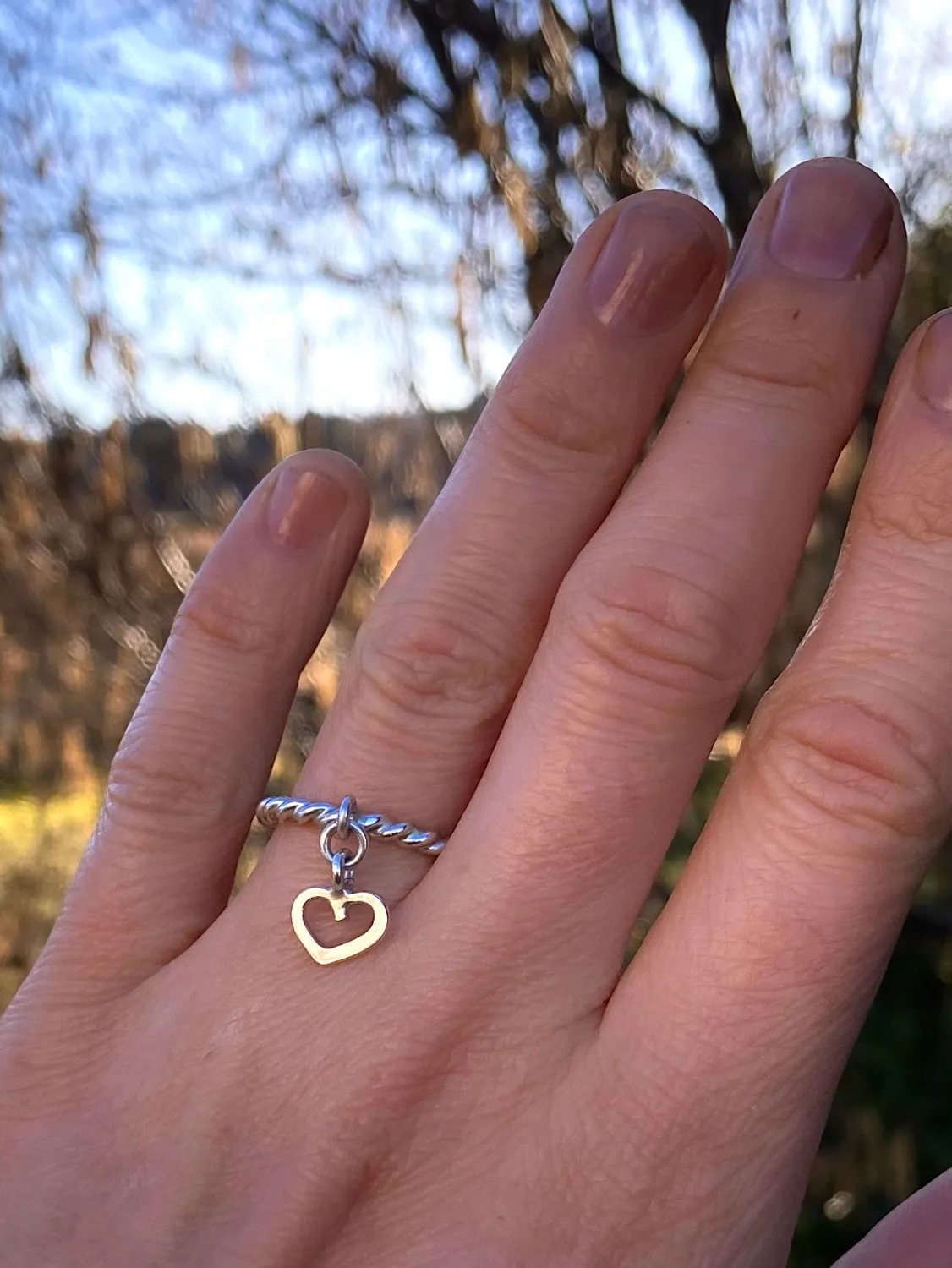 Sivia Åpent hjerte ring med charms sølv str 52