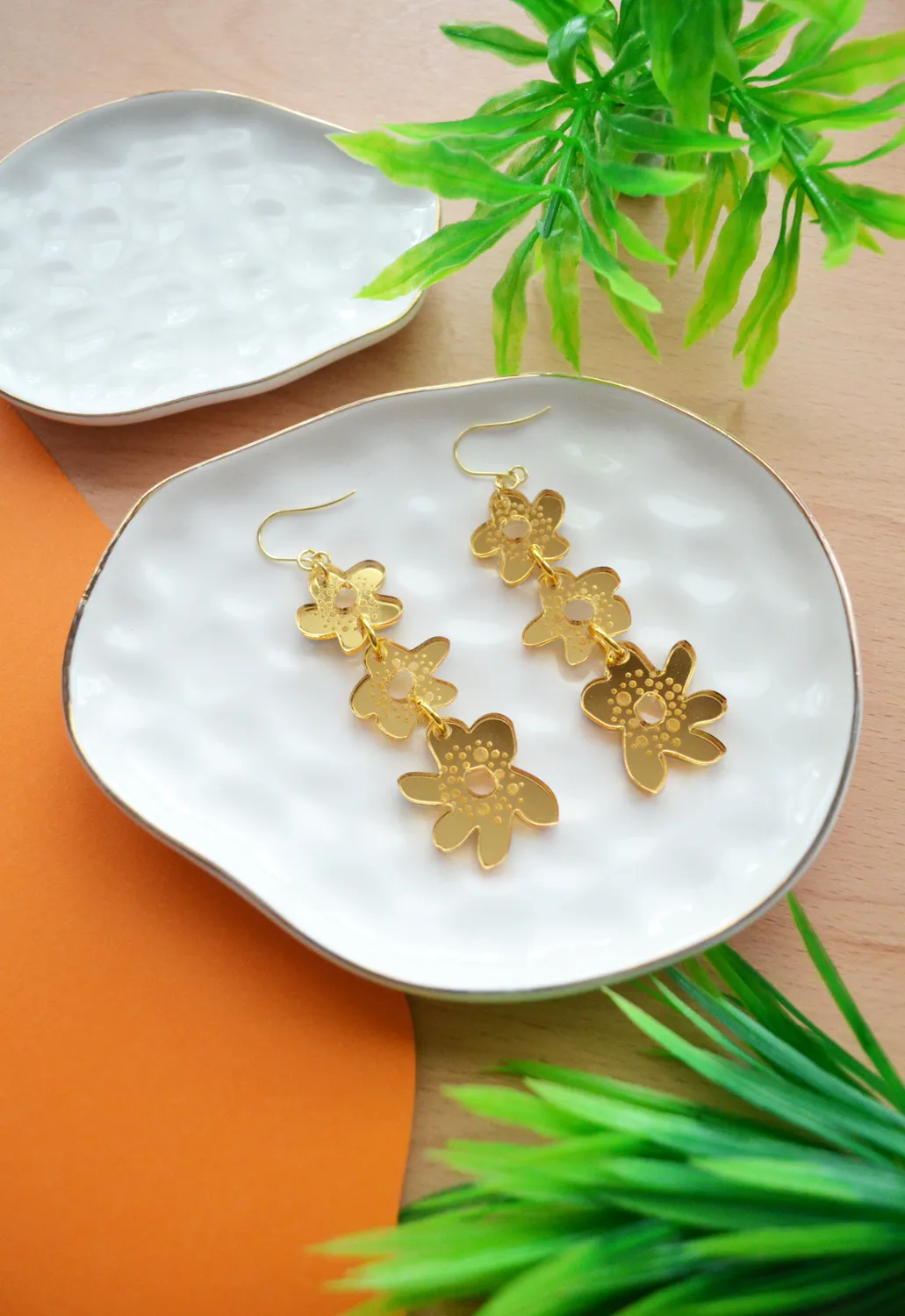 BooandBooFactory Layered Gold Flower øredobber gull 64 mm