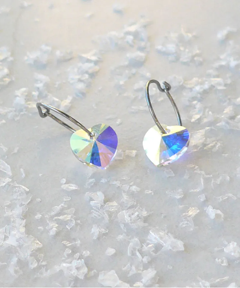 Blomdahl Ear Ring Pendant Heart øredobber 14 mm rainbow titan