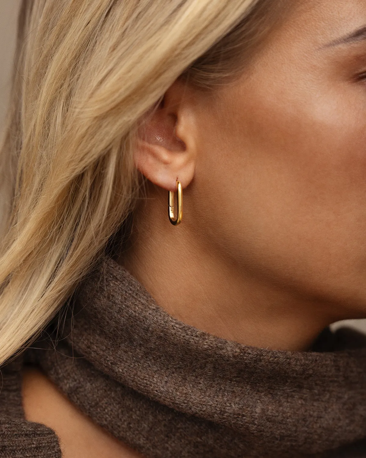 Mockberg Slim Medium U-Hoops øredobber gull