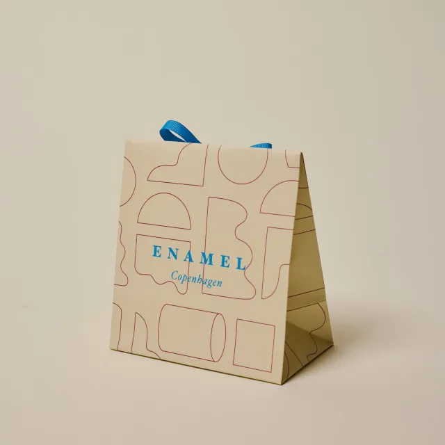 ENAMEL Copenhagen gavepose L14 x W7,5 x H15 cm plomme