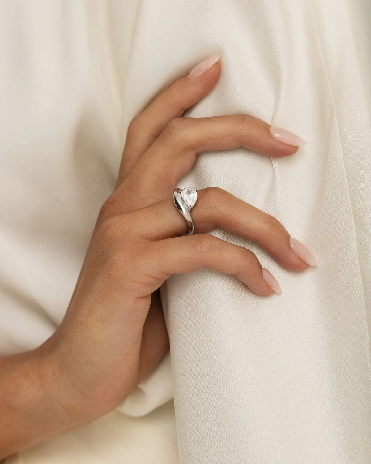 Mockberg Amara Ring ring sølv dråpe