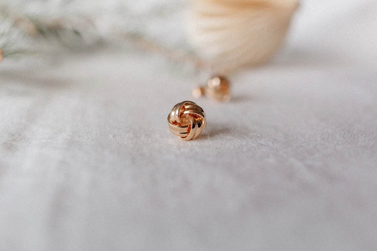 Eremis Alicia øredobber 10 mm gullbelagt
