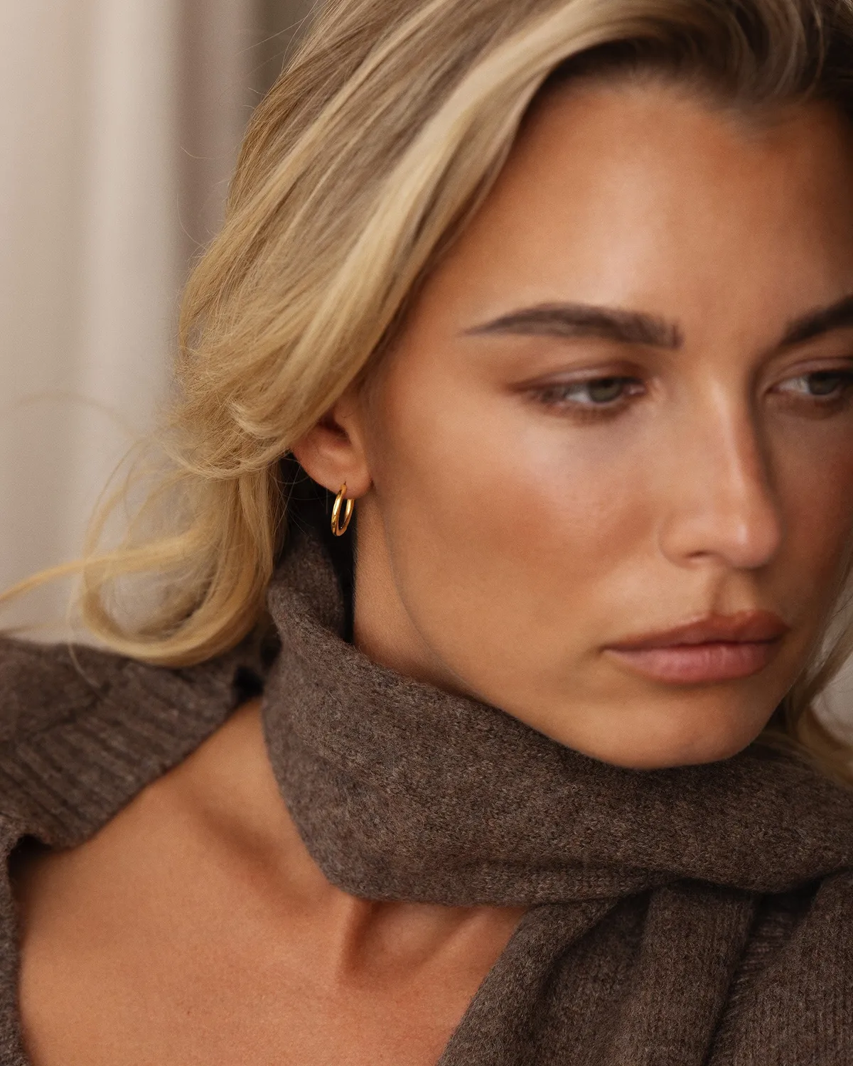 Mockberg Slim Medium Hoops øreringer 16 mm gull
