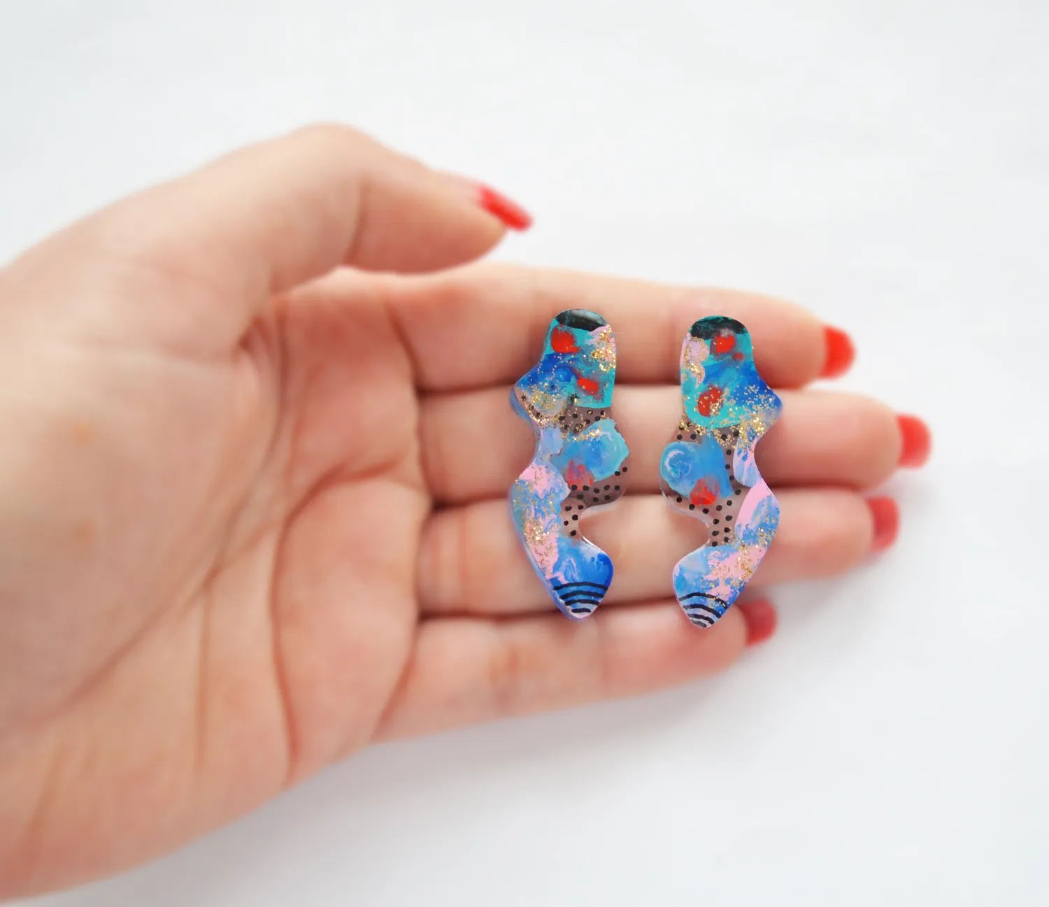 BooandBooFactory Blue Red Abstract Wavy Squiggle Resin Stud øredobber