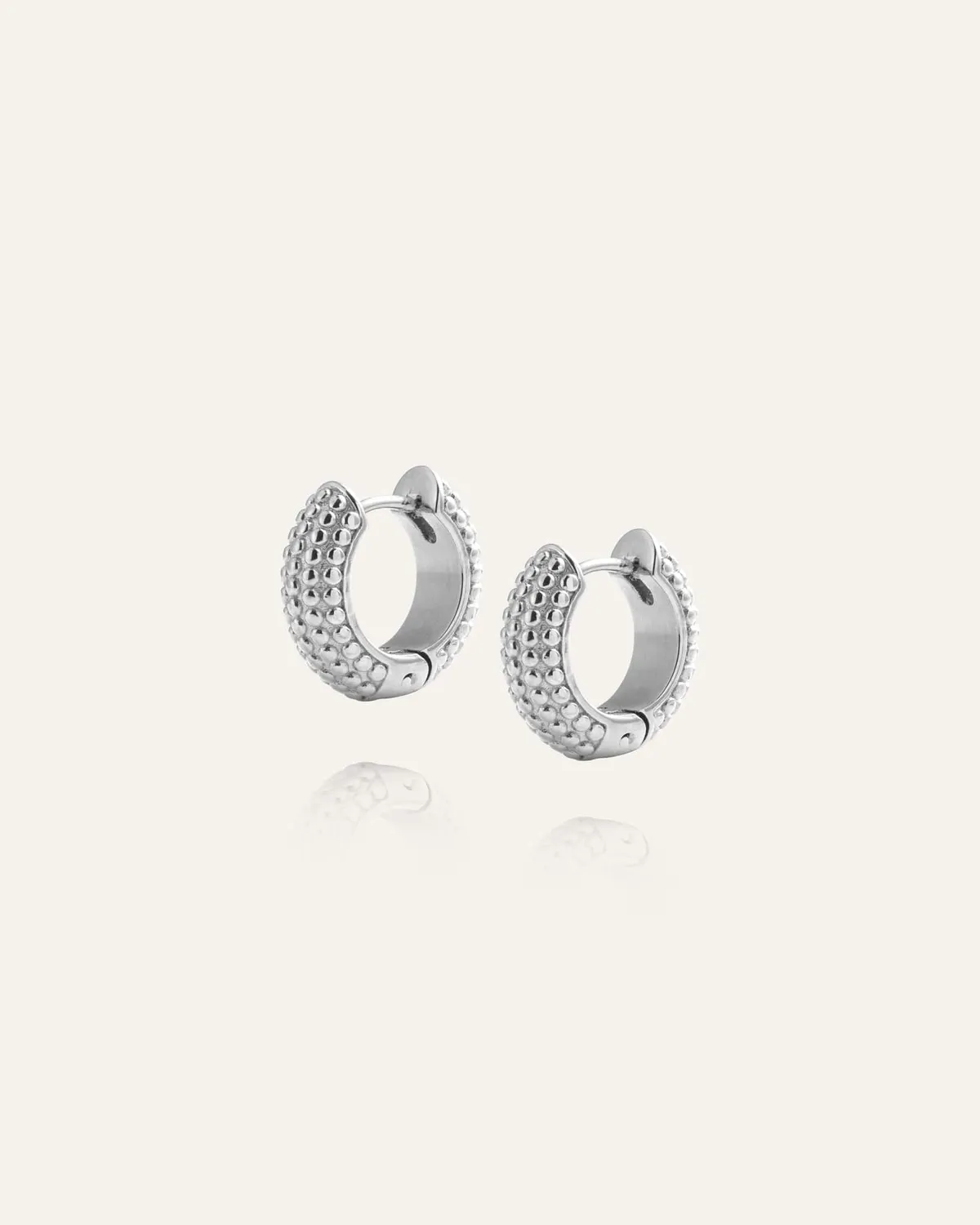 Mockberg Beaded Hoops Medium øredobber sølv 16 mm
