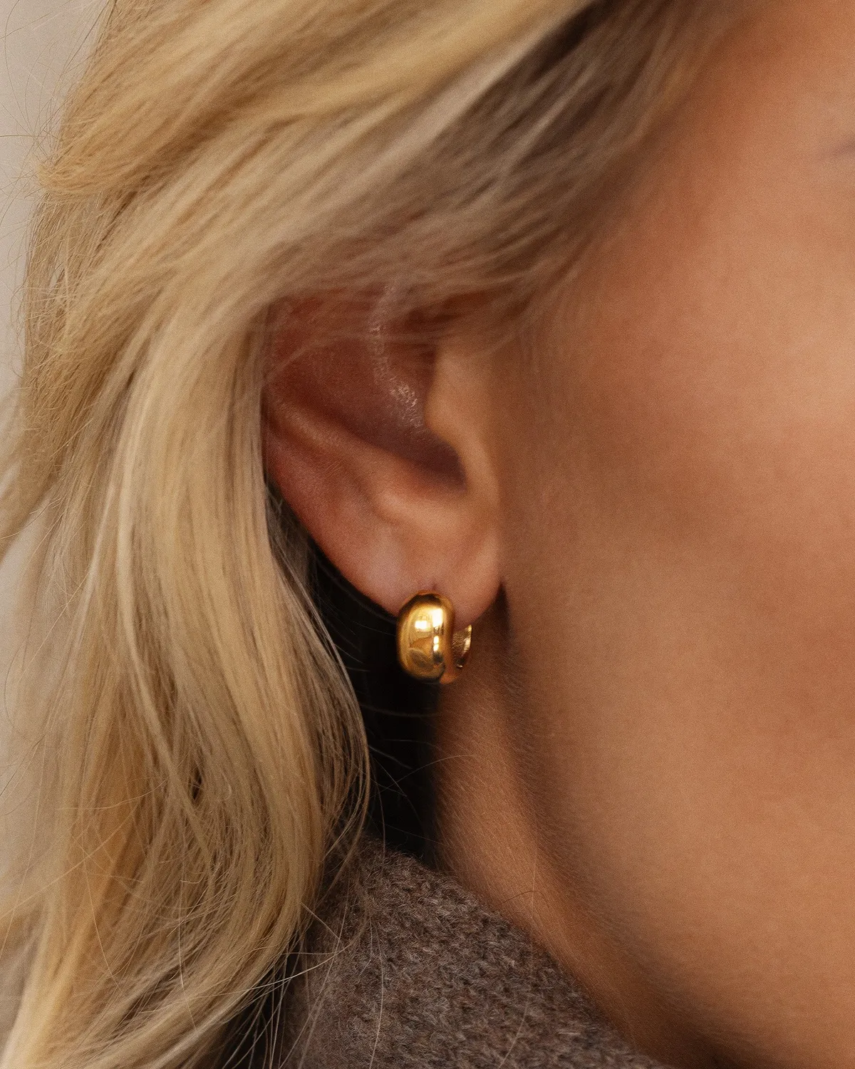 Mockberg Brave Small Hoops øredobber gull 15,5 mm