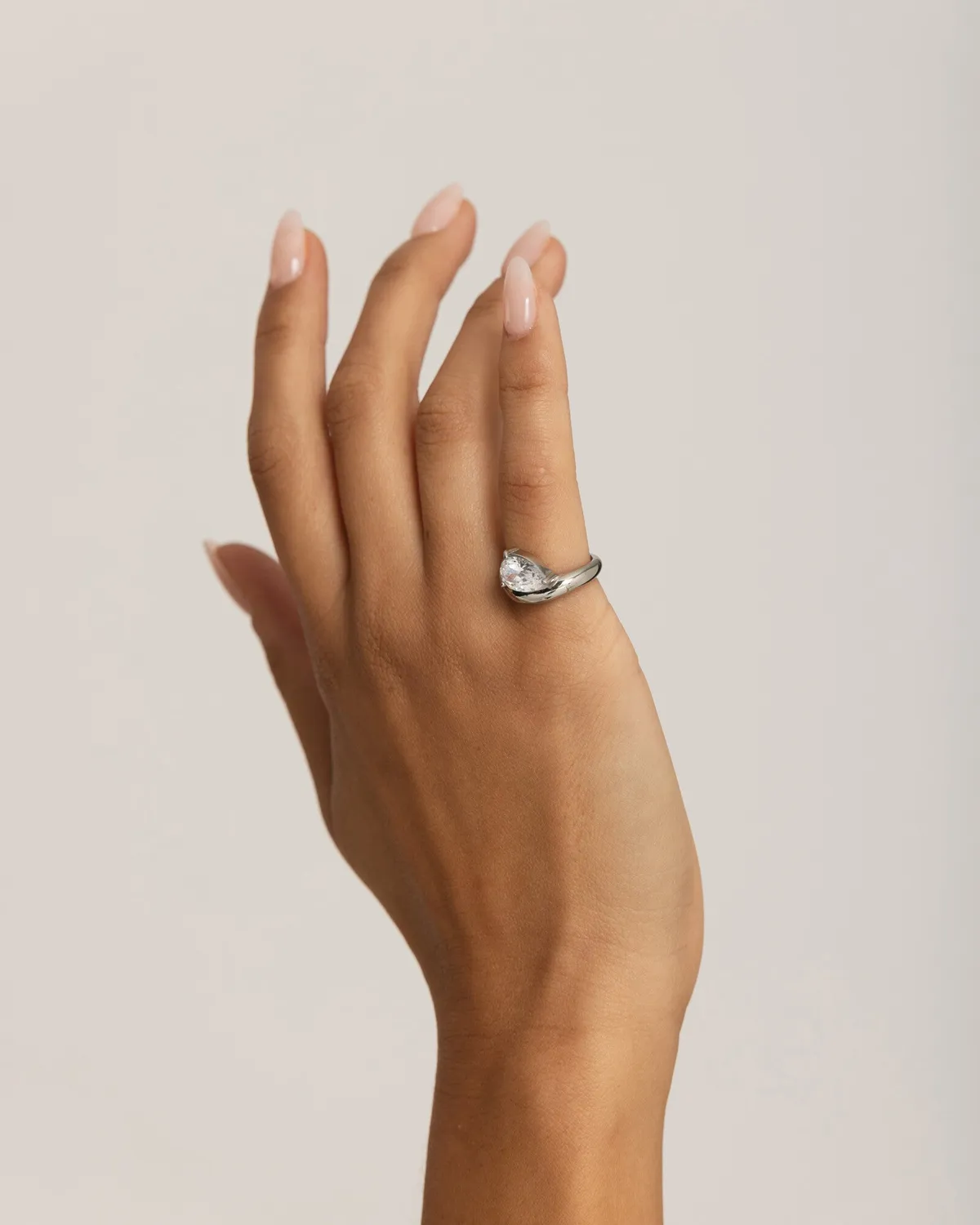 Mockberg Amara Ring ring sølv dråpe