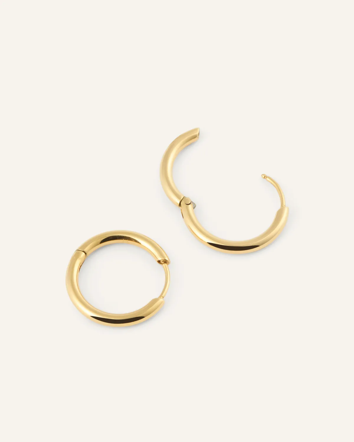 Mockberg Slim Medium Hoops øreringer 16 mm gull
