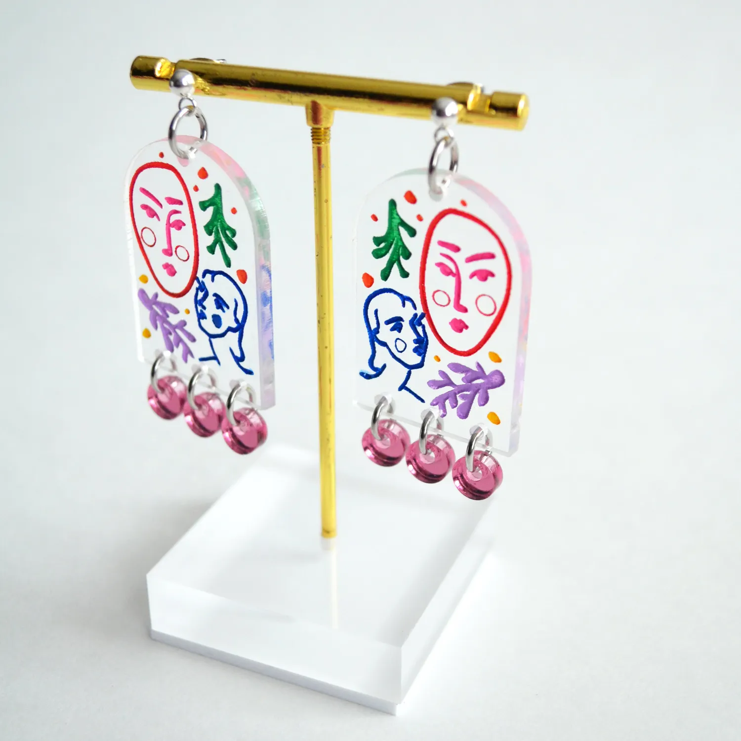 BooandBooFactory Clear Arch with Laser Cut Faces dangle-øredobber