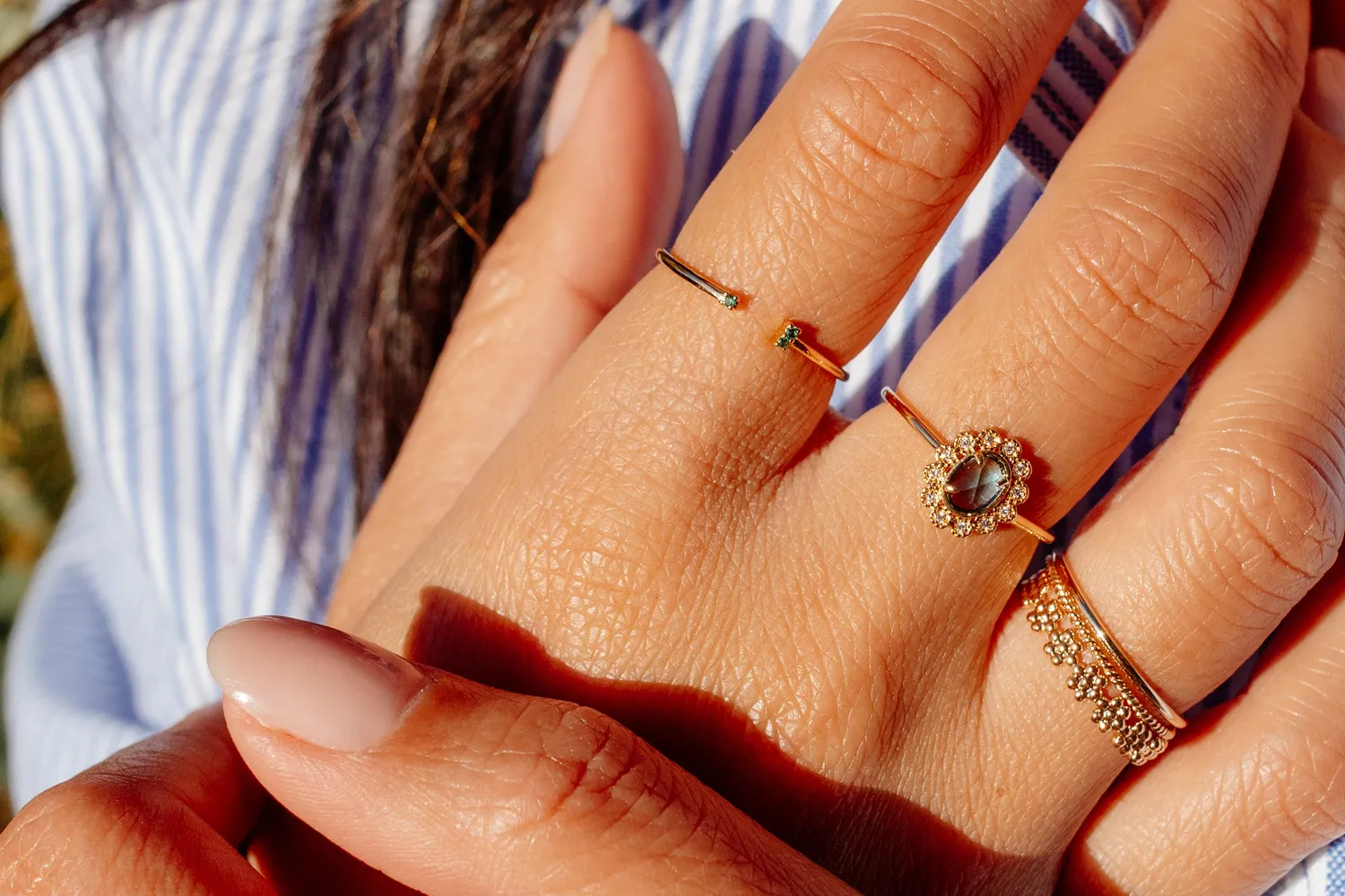 Eremis Delphinium ring 18k gull blå sten