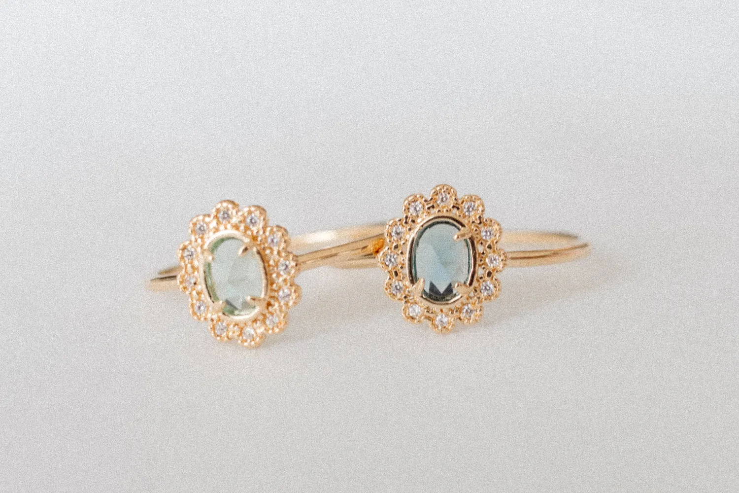 Eremis Delphinium ring 18k gull blå sten