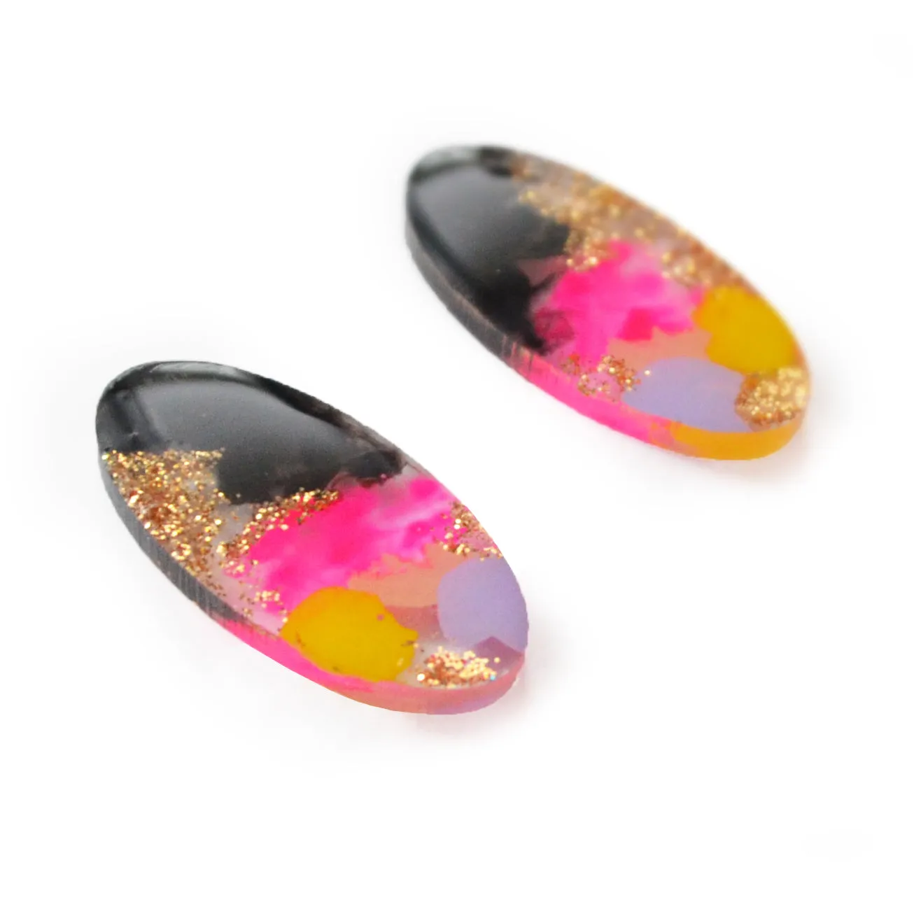 BooandBooFactory Pink and Black Oval øredobber rosa harpiks