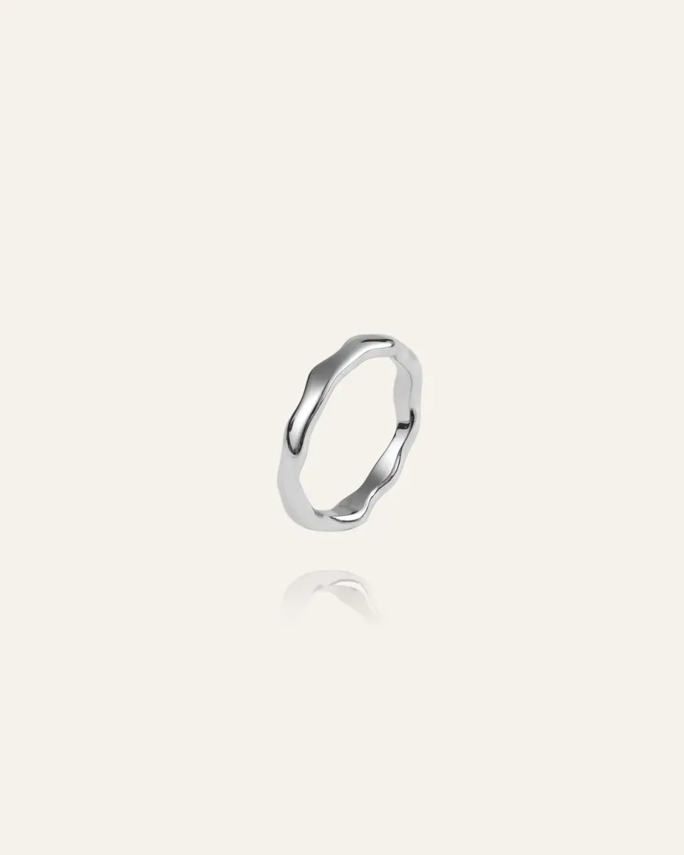 Mockberg Wavy Petite ring sølv vanntett stål